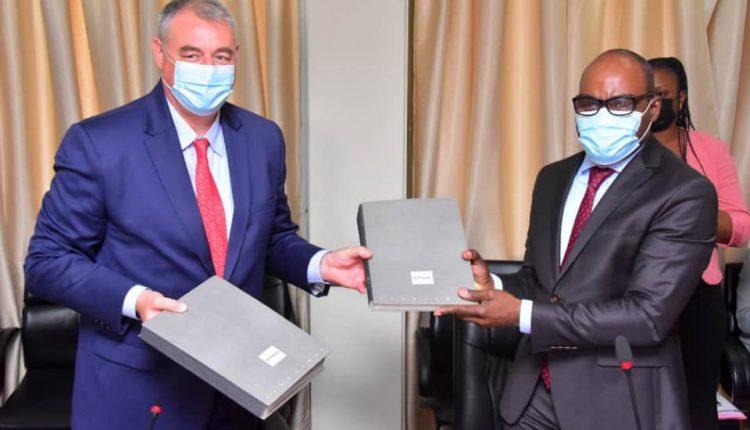 Signature de convention de 9 millions d’euros entre la France et la RDC pour le renforcement du système de santé de la ville de Goma Signature de convention de 9 millions d’euros entre la France et la RDC pour le renforcement du système de santé de la ville de Goma