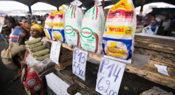 Voici les nouveaux prix à la baisse devant être appliqués sur le marché de Kinshasa (Conseil des ministres) Voici les nouveaux prix à la baisse devant être appliqués sur le marché de Kinshasa (Conseil des ministres)