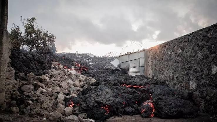 Eruption volcanique de Nyiragongo, 8 189 personnes ont perdu leurs maisons, 170 enfants séparés de leurs familles et 31 morts enregistrés (Officiel) Eruption volcanique de Nyiragongo, 8 189 personnes ont perdu leurs maisons, 170 enfants séparés de leurs familles et 31 morts enregistrés (Officiel)