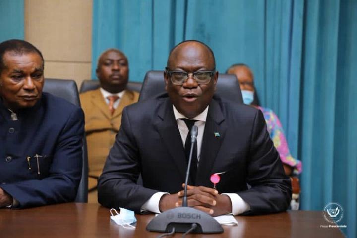 Dossier / Kin-Kiey Mulumba : la chute d'un dignitaire des régimes corrompus Dossier / Kin-Kiey Mulumba : la chute d'un dignitaire des régimes corrompus
