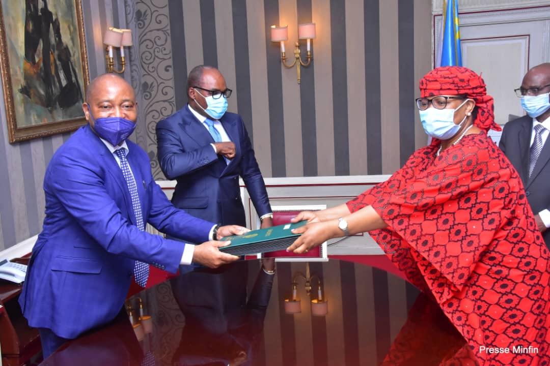 La gouverneure de la BCC veut « dédollariser » l’économie congolaise et assurer la croissance de l’économie La gouverneure de la BCC veut « dédollariser » l’économie congolaise et assurer la croissance de l’économie