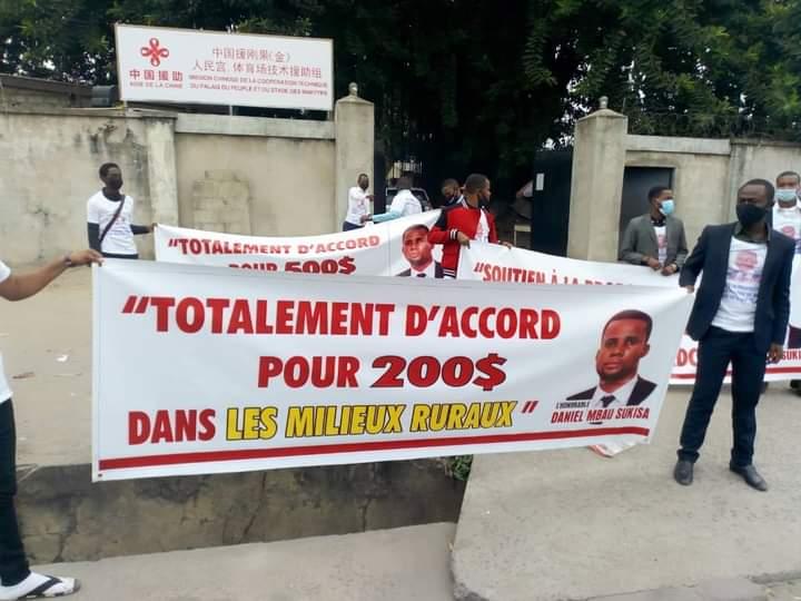 Dot 500$, 200$ : qu'en pensent les Kinois? Dot 500$, 200$ : qu'en pensent les Kinois?