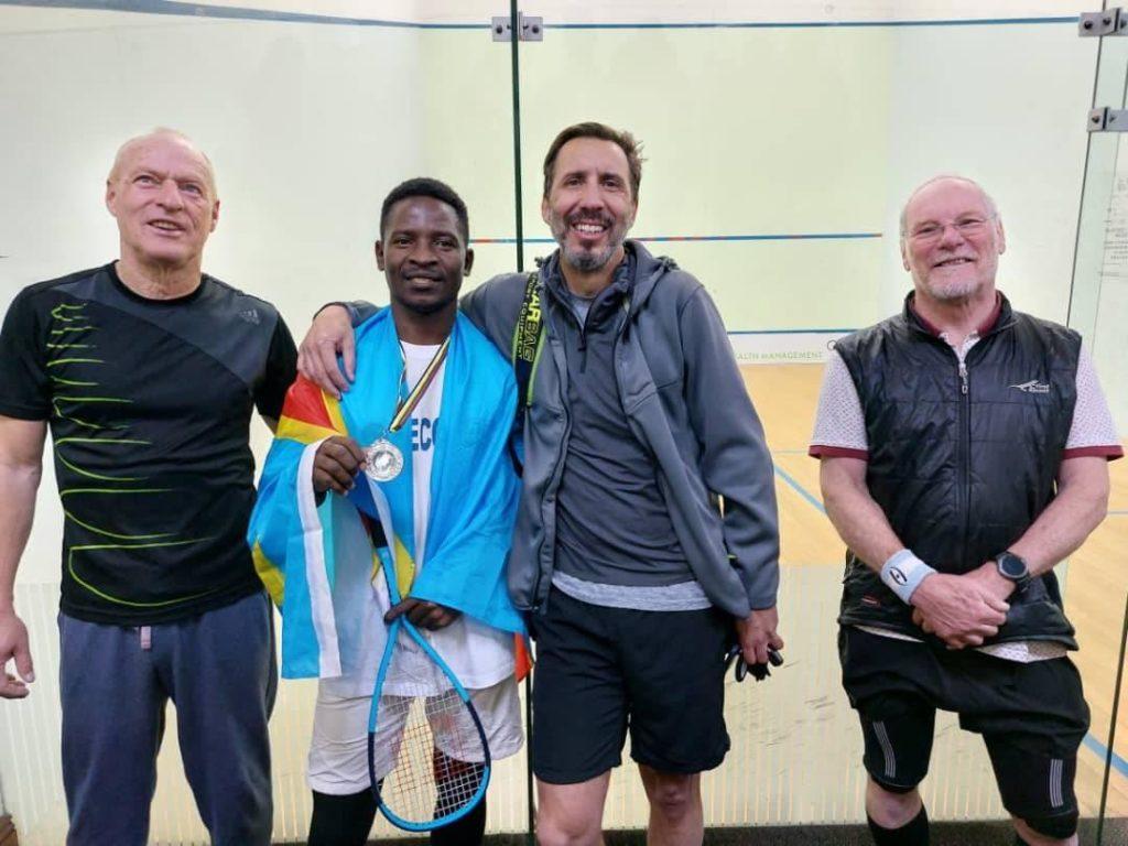 Squash/Open Westville Country : Jean-Marie Besombi se contente de la médaille d’argent après sa défaite en finale ce samedi Squash/Open Westville Country : Jean-Marie Besombi se contente de la médaille d’argent après sa défaite en finale ce samedi