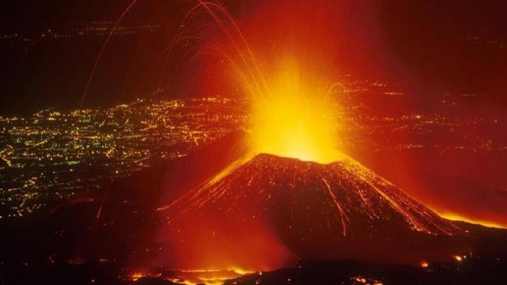 Goma: une chute des cendres volcaniques s'observe aux enlentours du Nyiragongo, l'OVG appelle à l'obersevance des mesures d'hygiène Goma: une chute des cendres volcaniques s'observe aux enlentours du Nyiragongo, l'OVG appelle à l'obersevance des mesures d'hygiène