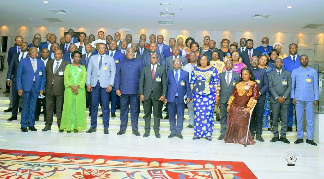 Clôture des travaux du Séminaire gouvernemental en présence du chef de l’État Tshisekedi Clôture des travaux du Séminaire gouvernemental en présence du chef de l’État Tshisekedi