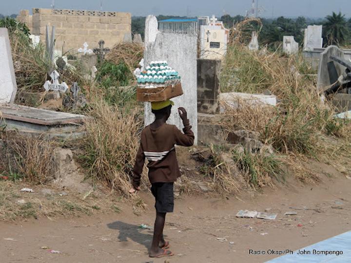 Lubumbashi : 62 tombes profanées par des inconnus dans les cimetières de Sapins 1 et 2 Lubumbashi : 62 tombes profanées par des inconnus dans les cimetières de Sapins 1 et 2