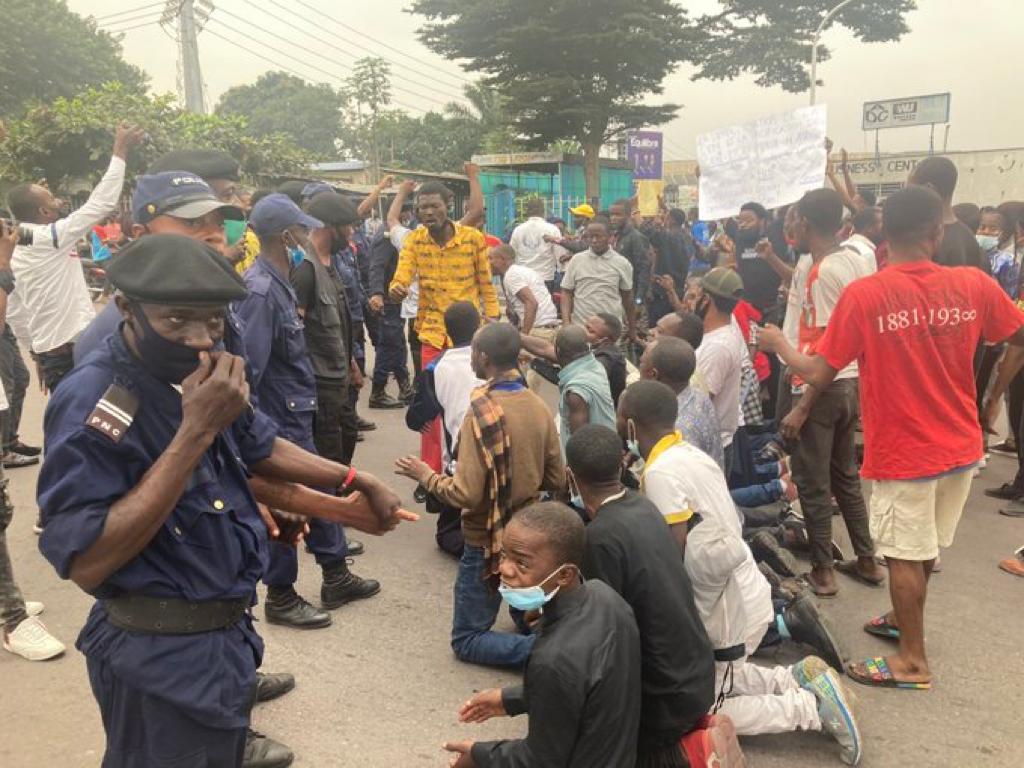 Kinshasa : la Police disperse la manifestation de LAMUKA et mouvements citoyens Kinshasa : la Police disperse la manifestation de LAMUKA et mouvements citoyens