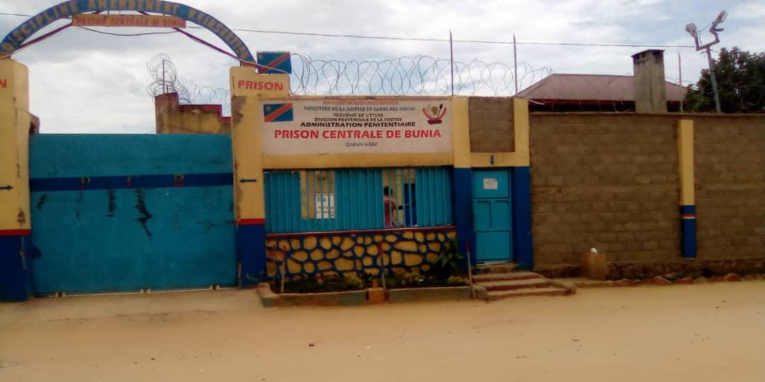 Bunia : 7 détenus, des miliciens de Codeco, se sont échappé lors de leur acheminement à la prison Bunia : 7 détenus, des miliciens de Codeco, se sont échappé lors de leur acheminement à la prison