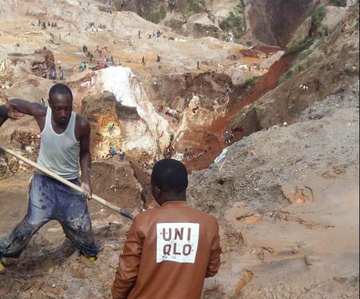 Mwenga: des sites miniers demeurent contrôlés et exploités par des militaires FARDC Mwenga: des sites miniers demeurent contrôlés et exploités par des militaires FARDC