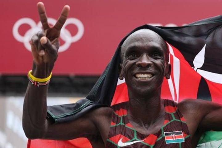 Qui est Eliud Kipchoge, vainqueur du marathon aux Jeux de Tokyo ? Qui est Eliud Kipchoge, vainqueur du marathon aux Jeux de Tokyo ?