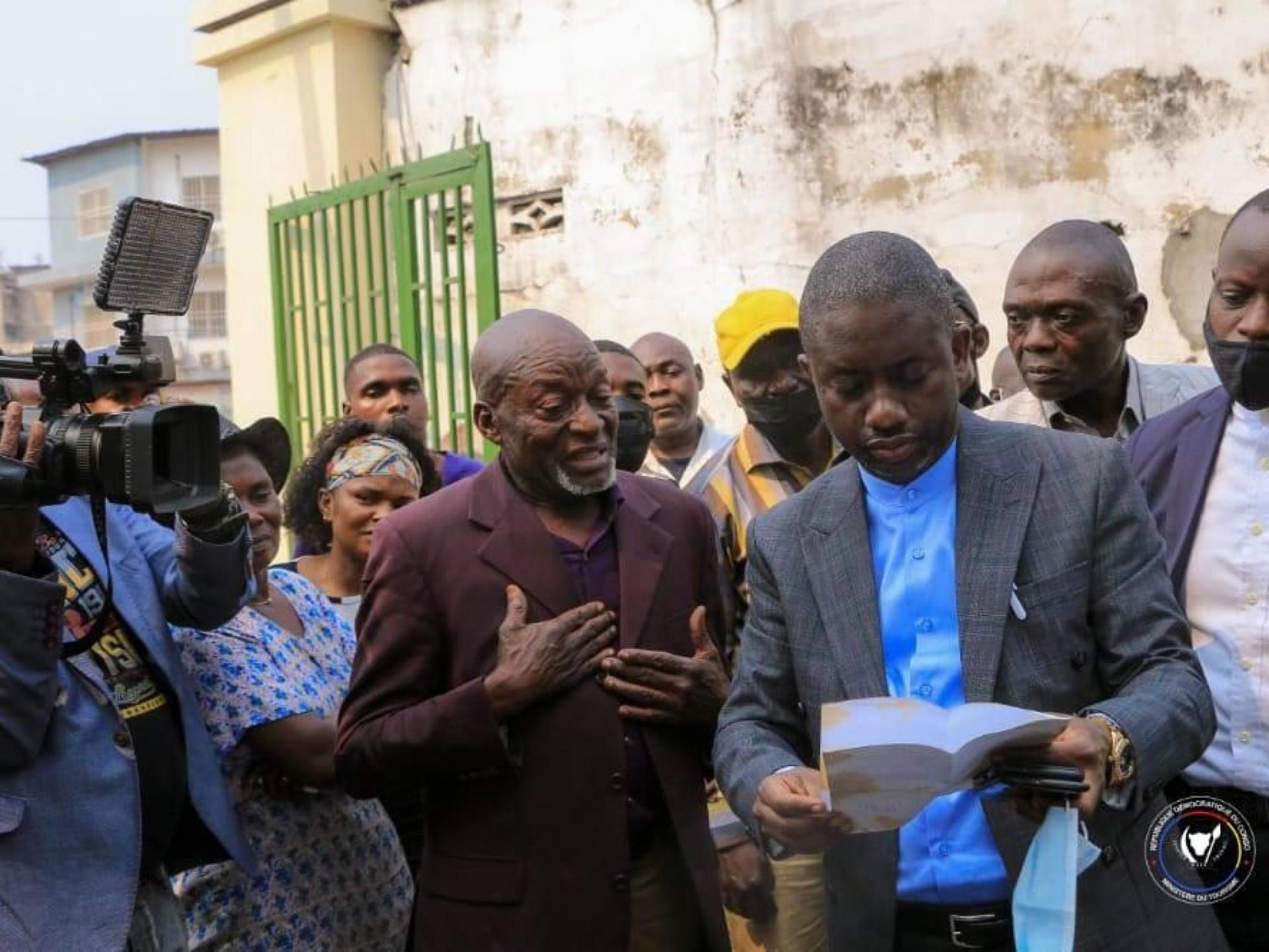 Jardin Zoologique de Kinshasa : Modero Nsimba va en guerre contre les occupants illégaux Jardin Zoologique de Kinshasa : Modero Nsimba va en guerre contre les occupants illégaux