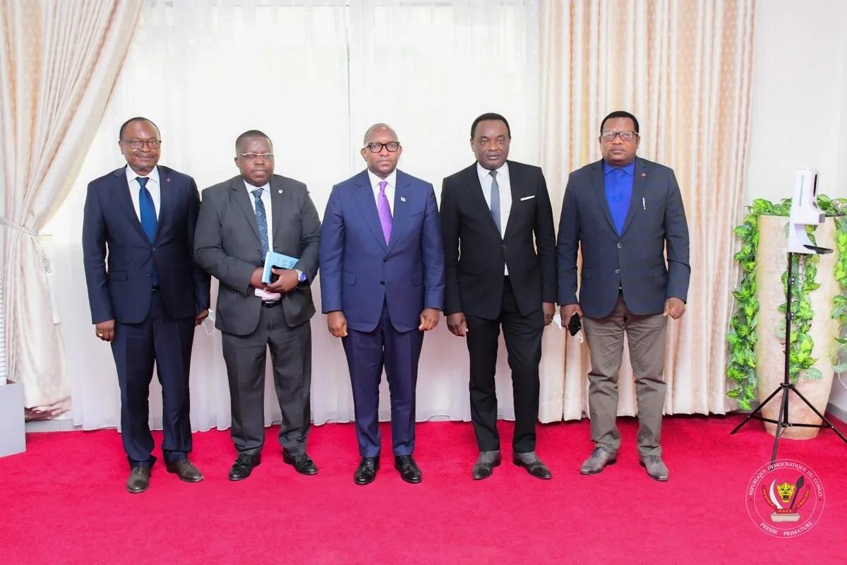 Les 10 projets des sénateurs pour la transformation de la ville de Kinshasa Les 10 projets des sénateurs pour la transformation de la ville de Kinshasa