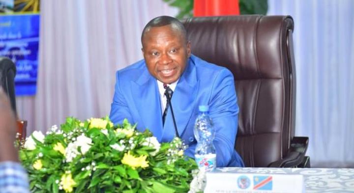 Production de Permis de conduire : Chérubin Okende traîne les pas Production de Permis de conduire : Chérubin Okende traîne les pas