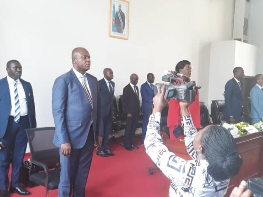 Kinshasa : un groupe des députés provinciaux exigent le départ de Gentiny Ngobila à la tête de la capitale Kinshasa : un groupe des députés provinciaux exigent le départ de Gentiny Ngobila à la tête de la capitale