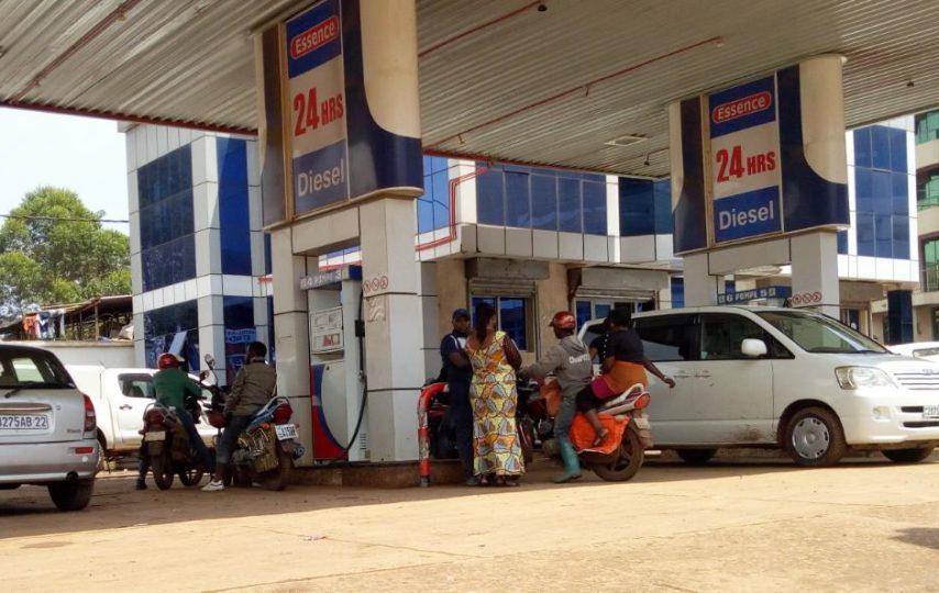 Mbandaka : le litre d’essence passe de 2200 FC à 5000 FC Mbandaka : le litre d’essence passe de 2200 FC à 5000 FC