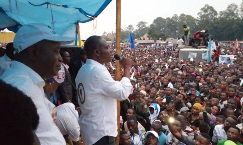Meeting Lamuka : Martin Fayulu insiste sur la surpression du RAM et de l'état de siège Meeting Lamuka : Martin Fayulu insiste sur la surpression du RAM et de l'état de siège