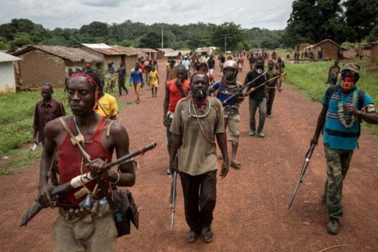 Ituri: en présence du chef d’état-major général des FARDC, les ADF signent une nouvelle attaque à Makumo Ituri: en présence du chef d’état-major général des FARDC, les ADF signent une nouvelle attaque à Makumo