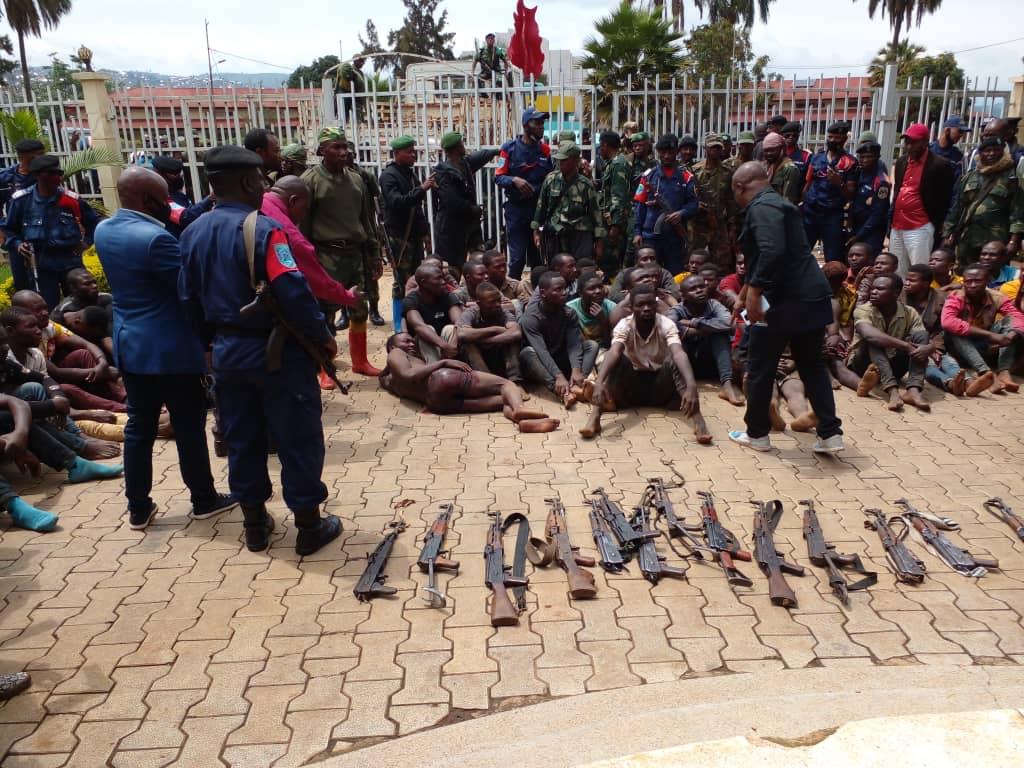 Incursion rebelle à Bukavu : 36 rebelles capturés dont 6 tués, 3 éléments FARDC et 1 policiers tués (bilan officiel provisoire) Incursion rebelle à Bukavu : 36 rebelles capturés dont 6 tués, 3 éléments FARDC et 1 policiers tués (bilan officiel provisoire)