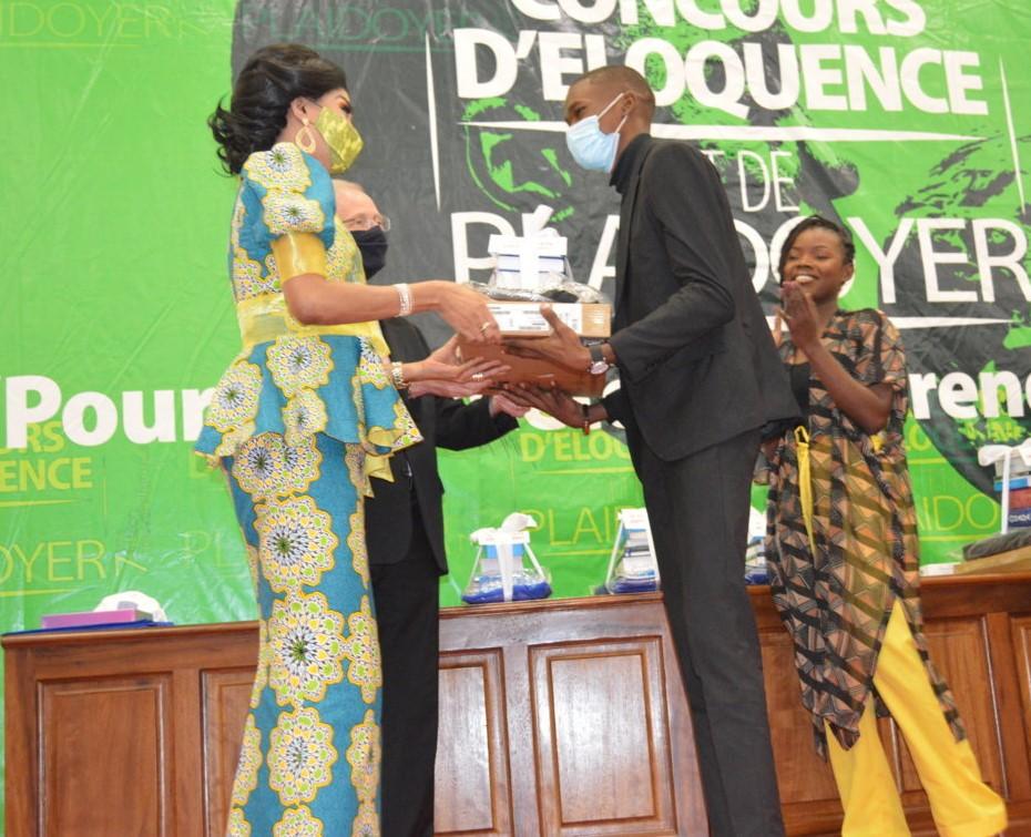 Protection de l’environnement : Josué Emmnuel Mezath vainqueur du concours d’éloquence et de plaidoyer Protection de l’environnement : Josué Emmnuel Mezath vainqueur du concours d’éloquence et de plaidoyer