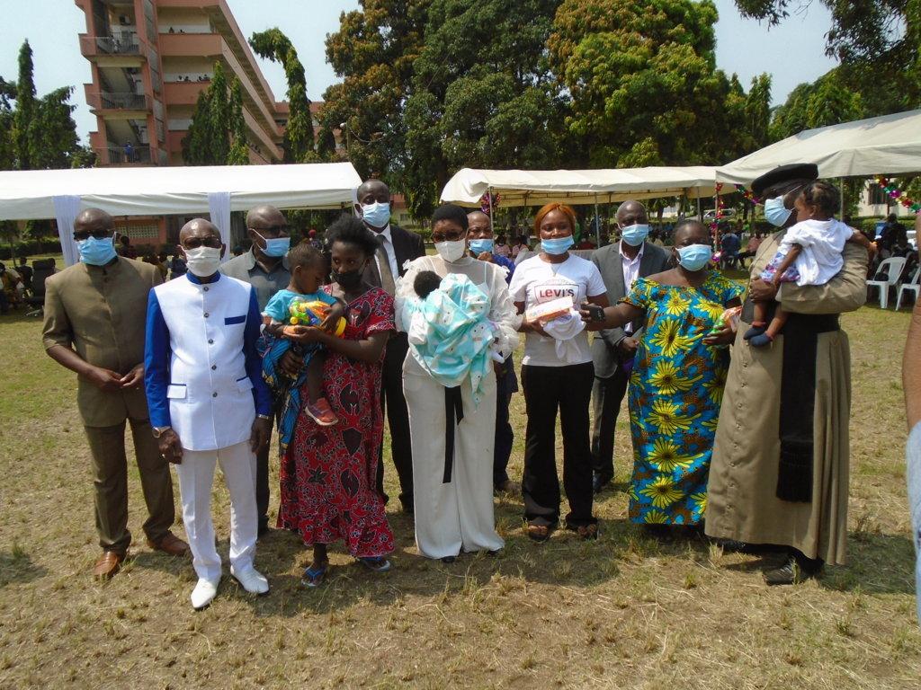 Fête de la Nativité: un repas convivial offert aux enfants admis à l'hôpital général de Loandjili Fête de la Nativité: un repas convivial offert aux enfants admis à l'hôpital général de Loandjili