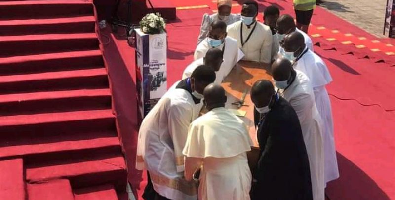 Grand Cordon dans l’ordre national Kabila-Lumumba/Laurent Monsengwo Pasinya : mission accomplie, toute une reconnaissance de la Nation ! Grand Cordon dans l’ordre national Kabila-Lumumba/Laurent Monsengwo Pasinya : mission accomplie, toute une reconnaissance de la Nation !