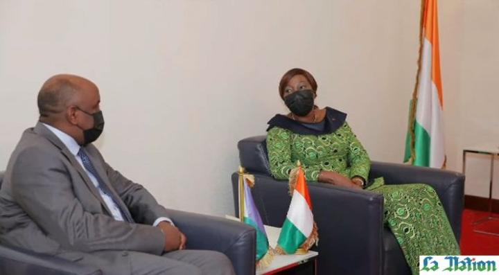 • Le nouvel ambassadeur de Djibouti en Côte d’Ivoire présente ses lettres de créances à la ministre des Affaires étrangères • Le nouvel ambassadeur de Djibouti en Côte d’Ivoire présente ses lettres de créances à la ministre des Affaires étrangères