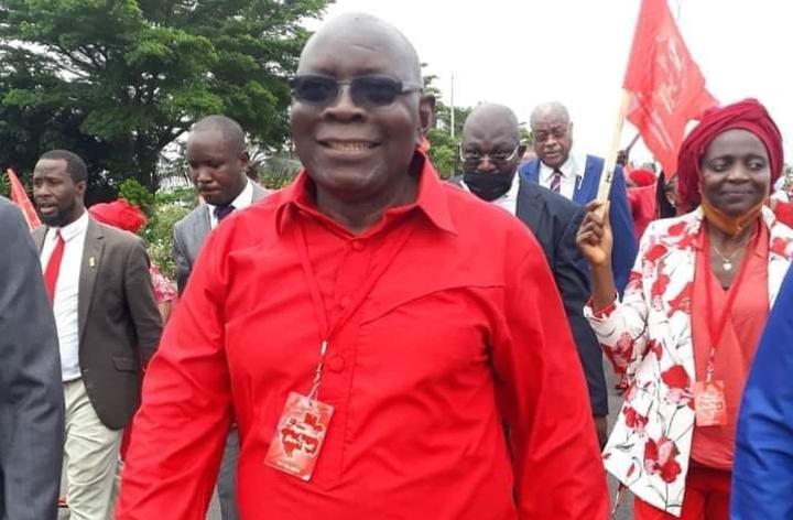 Le pasteur Georges Bruno Ngoussi conduit au parquet de Libreville après sa convocation au commissariat d’Okala Le pasteur Georges Bruno Ngoussi conduit au parquet de Libreville après sa convocation au commissariat d’Okala