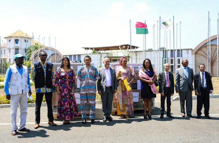 Vaccins contre la Covid-19 : Arrivée, hier, de 302 400 doses de Janssen Vaccins contre la Covid-19 : Arrivée, hier, de 302 400 doses de Janssen