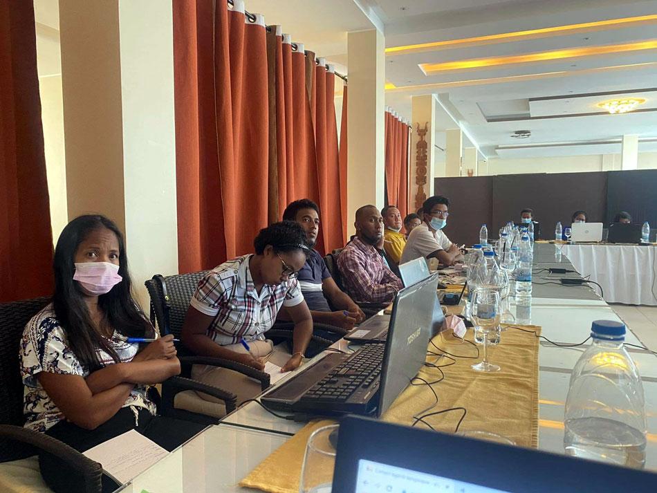 Certification foncière massive : Formation des agents techniques des services topographiques Certification foncière massive : Formation des agents techniques des services topographiques