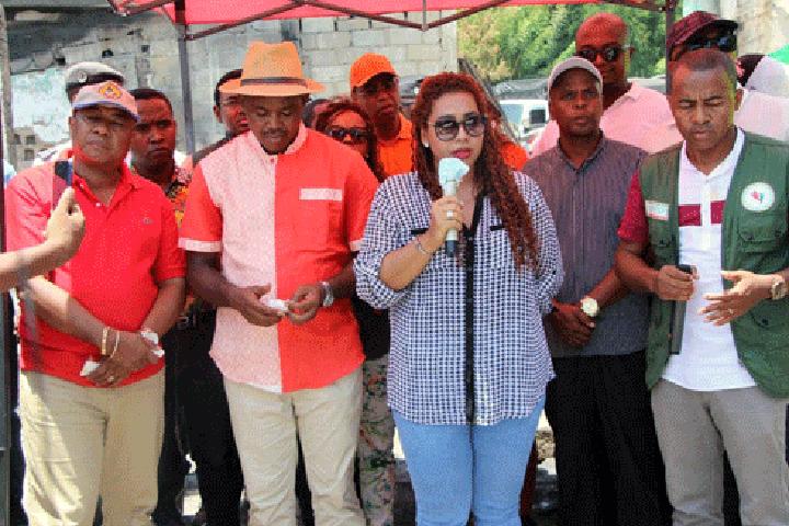 Incendies à Soanierana Ivongo : Des aides d’urgence de l’Etat pour les sinistrés Incendies à Soanierana Ivongo : Des aides d’urgence de l’Etat pour les sinistrés