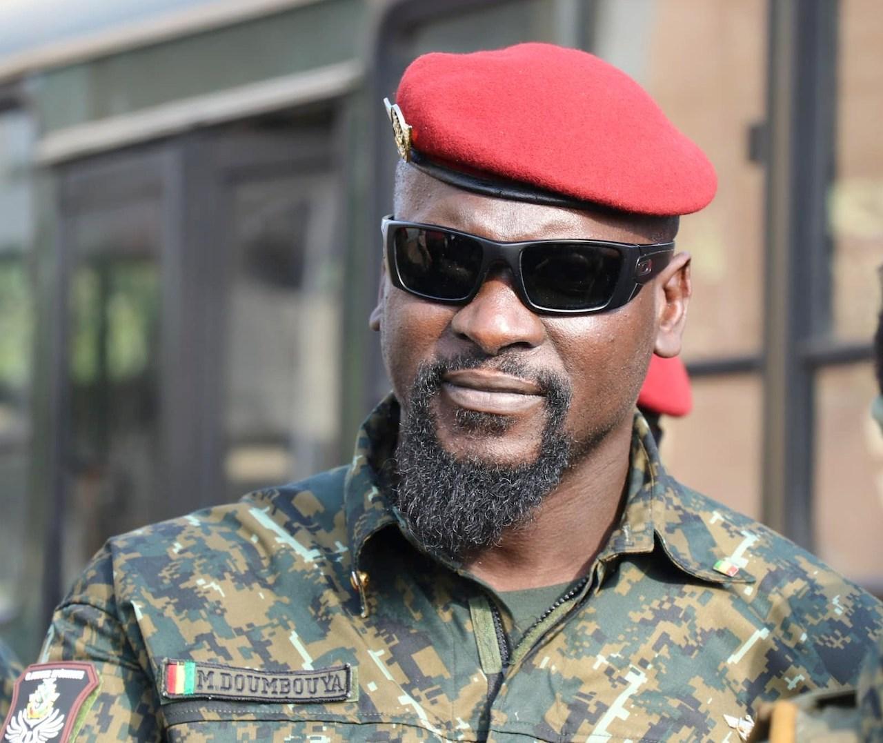 Transition et gouvernance : et si le Colonel Doumbouya était l’homme providentiel qu’il faut tirer la Guinée vers le haut après des décennies de disette ? Transition et gouvernance : et si le Colonel Doumbouya était l’homme providentiel qu’il faut tirer la Guinée vers le haut après des décennies de disette ?