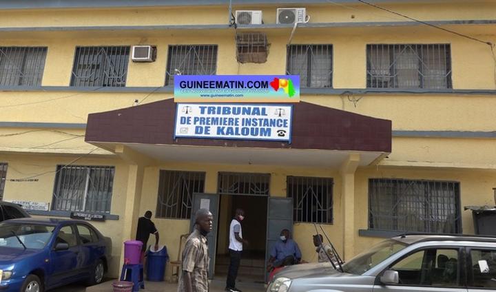 Détournement de 366 millions à Conakry : Mama Aïssata Camara (marchande) risque 2 ans de prison Détournement de 366 millions à Conakry : Mama Aïssata Camara (marchande) risque 2 ans de prison