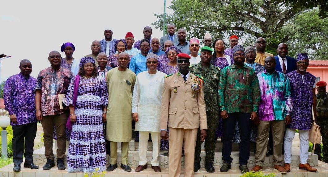 Kindia : le Colonel Mamadi Doumbouya a présidé le Conseil des ministres Kindia : le Colonel Mamadi Doumbouya a présidé le Conseil des ministres