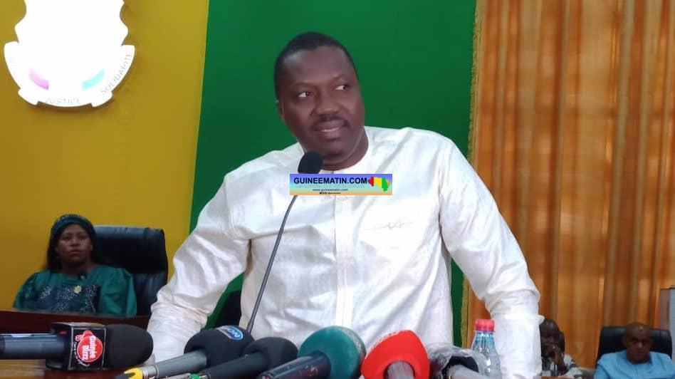 « La Guinée dépense près de 300 millions de dollars par an pour importer le riz », dixit Mamoudou Nagnalen Barry au CNT « La Guinée dépense près de 300 millions de dollars par an pour importer le riz », dixit Mamoudou Nagnalen Barry au CNT