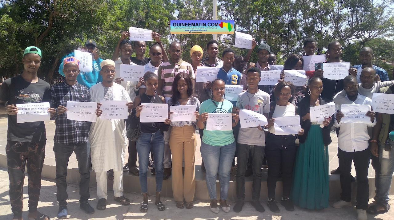 Labé : les journalistes manifestent pour dénoncer les sanctions illégales de la HAC
