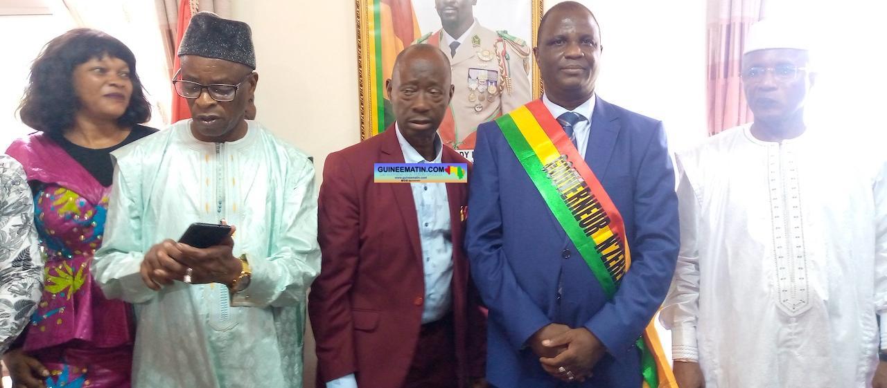Gouvernorat de N’Zérékoré : Gl. Mohamed Lamine Keïta passe le témoin au contrôleur général de police Lamine Keïta Gouvernorat de N’Zérékoré : Gl. Mohamed Lamine Keïta passe le témoin au contrôleur général de police Lamine Keïta