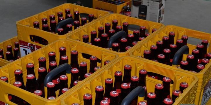 Détournement de 1189 casiers de boissons vides : un an de prison requis contre Fara, Kaoussou et Emmanuel Détournement de 1189 casiers de boissons vides : un an de prison requis contre Fara, Kaoussou et Emmanuel