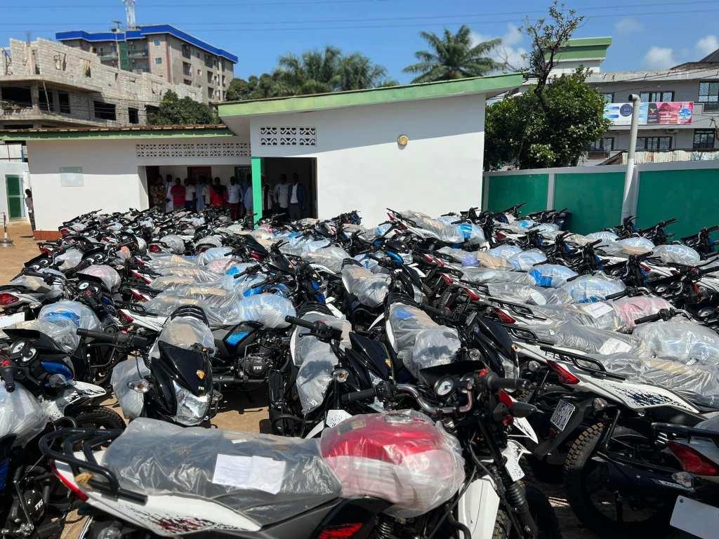 SONAP: plusieurs cadres reçoivent des engins roulants SONAP: plusieurs cadres reçoivent des engins roulants