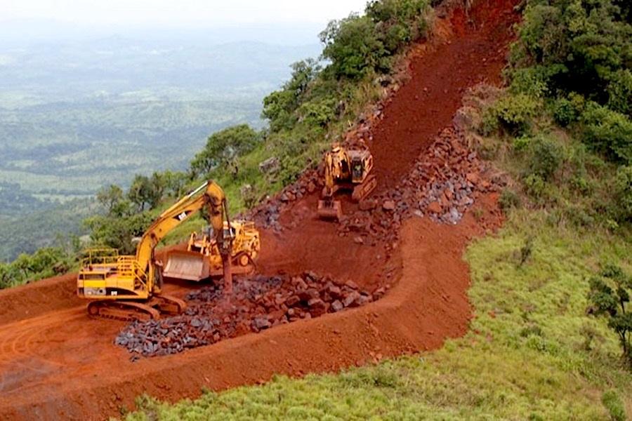 Mines. Fer. Quand des décisions populistes empêchent la réalisation d’infrastructures stratégiques en Guinée Mines. Fer. Quand des décisions populistes empêchent la réalisation d’infrastructures stratégiques en Guinée
