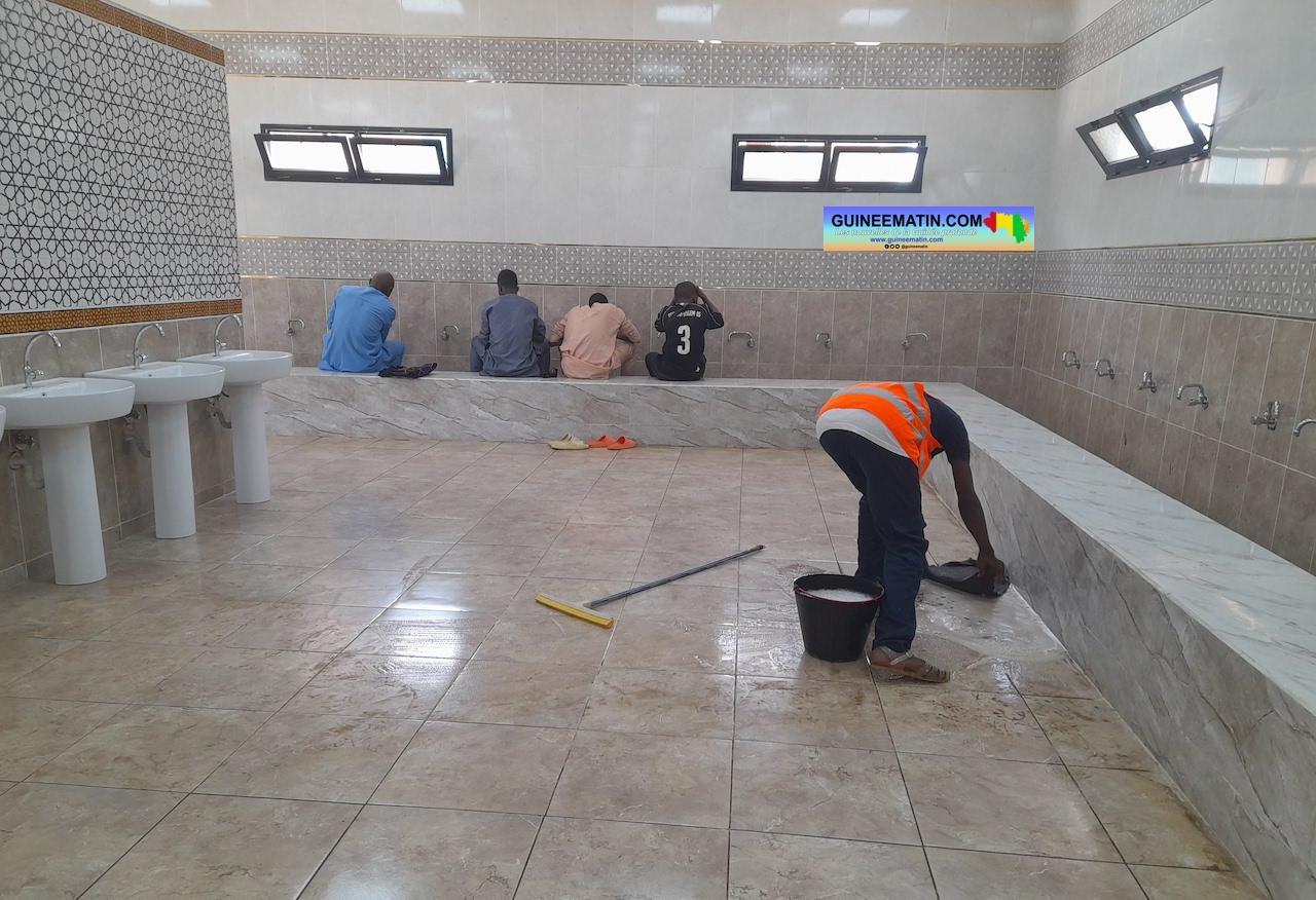 Prière du vendredi à la mosquée Fayçal : des fidèles musulmans impressionnés par la qualité de l’édifice Prière du vendredi à la mosquée Fayçal : des fidèles musulmans impressionnés par la qualité de l’édifice