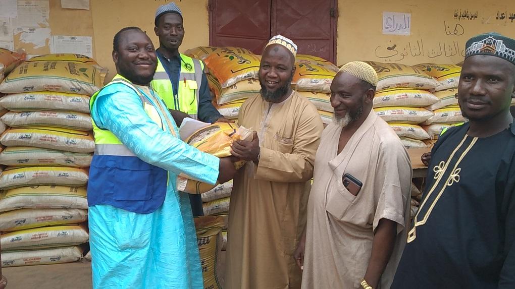 Siguiri : la FOTIKAD offre 3 000 sacs de riz aux fidèles musulmans de la ville