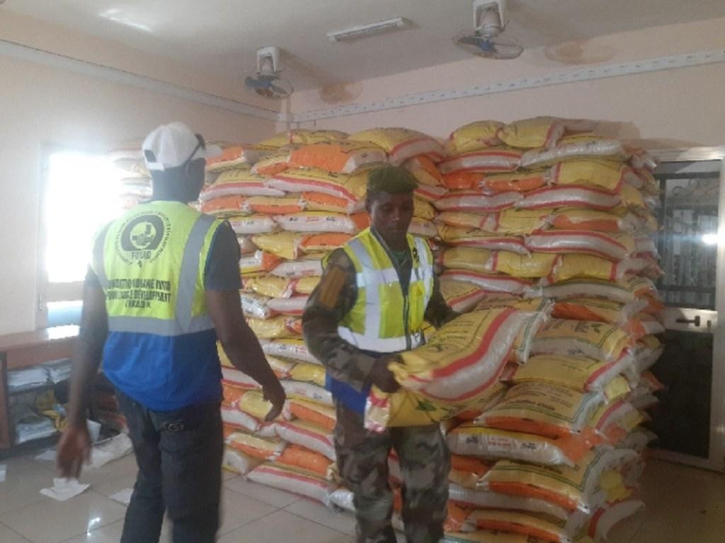 La Fondation Tidjane Koïta pour l’aide et le développement offre 500 sacs de riz à des démunis de Mamou La Fondation Tidjane Koïta pour l’aide et le développement offre 500 sacs de riz à des démunis de Mamou