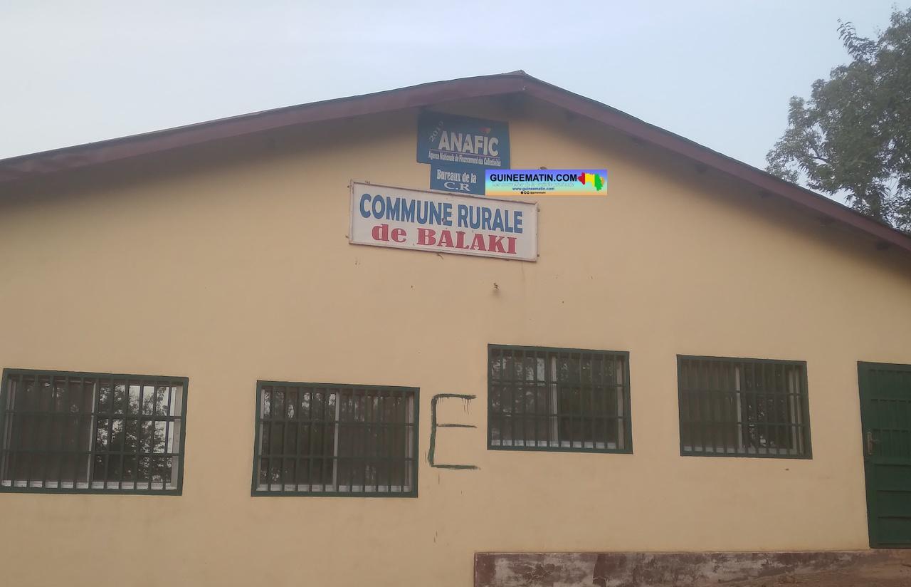 Niafou (Mali) : le préfet Colonel Manson Sangala Camara accusé de mauvaise gestion des revenus d’une mine d’or Niafou (Mali) : le préfet Colonel Manson Sangala Camara accusé de mauvaise gestion des revenus d’une mine d’or