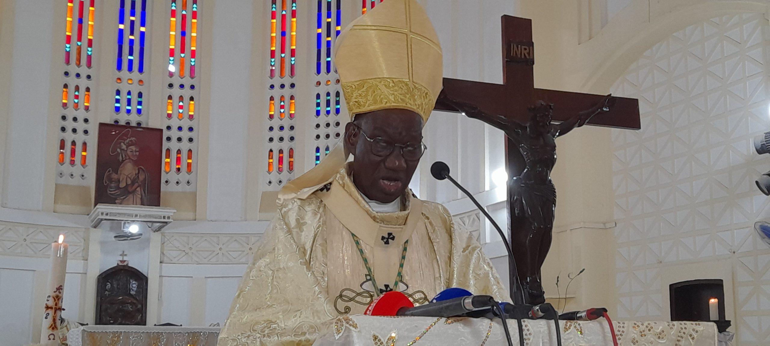 Pâques 2023 : l’archevêque de Conakry invite le CNRD, le gouvernement et les acteurs sociopolitiques à œuvrer pour la paix Pâques 2023 : l’archevêque de Conakry invite le CNRD, le gouvernement et les acteurs sociopolitiques à œuvrer pour la paix