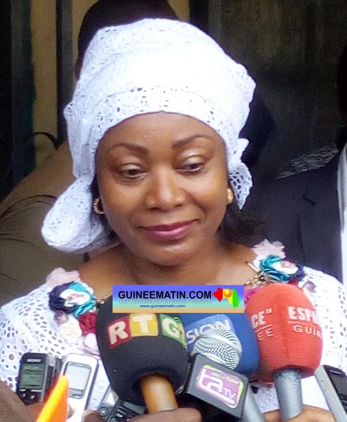 Polémiques autour du corps de Hadja Djénè Kaba Condé : « ces manœuvres concourent à humilier et à défier davantage le président Alpha Condé » Polémiques autour du corps de Hadja Djénè Kaba Condé : « ces manœuvres concourent à humilier et à défier davantage le président Alpha Condé »