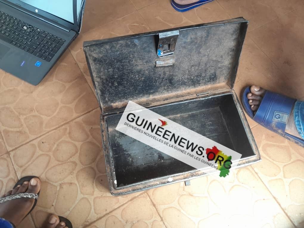 Kankan : Des hommes armés s’attaquent à une boutique Orange Money et emportent plusieurs dizaines de millions GNF Kankan : Des hommes armés s’attaquent à une boutique Orange Money et emportent plusieurs dizaines de millions GNF