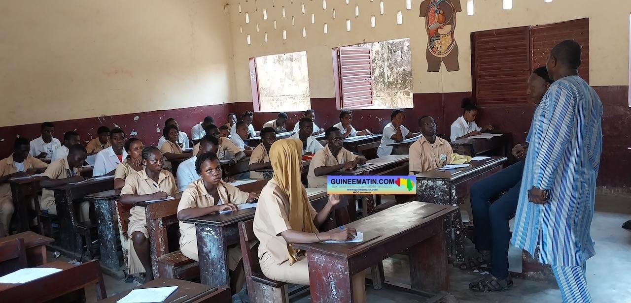 Examens nationaux au mois de juin : les programmes d’études sont exécutés à 100 % au Lycée-collège 28 Septembre (Proviseur) Examens nationaux au mois de juin : les programmes d’études sont exécutés à 100 % au Lycée-collège 28 Septembre (Proviseur)