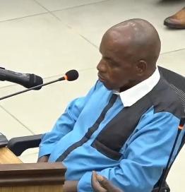 Yakhouba Barry (de Brouwal Sounki, Télimélé) au procès du 28 septembre : « j’ai été battu, blessé et poignardé… » Yakhouba Barry (de Brouwal Sounki, Télimélé) au procès du 28 septembre : « j’ai été battu, blessé et poignardé… »