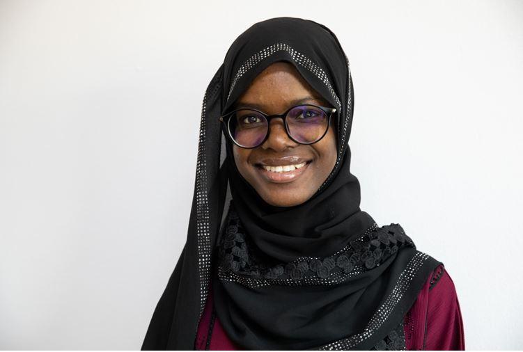 La militante pour le climat Oumou Hawa Diallo est nommée Défenseure de la jeunesse guinéenne de l’UNICEF en Guinée (communiqué) La militante pour le climat Oumou Hawa Diallo est nommée Défenseure de la jeunesse guinéenne de l’UNICEF en Guinée (communiqué)