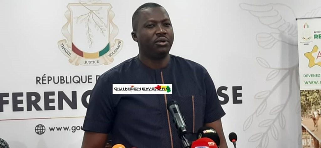 La Guinée classée deuxième producteur de riz de l’Afrique de l’Ouest par les USA : « Ce n’est pas un miracle », réagit le Ministre de l’Agriculture Mamoudou Nagnalen. La Guinée classée deuxième producteur de riz de l’Afrique de l’Ouest par les USA : « Ce n’est pas un miracle », réagit le Ministre de l’Agriculture Mamoudou Nagnalen.